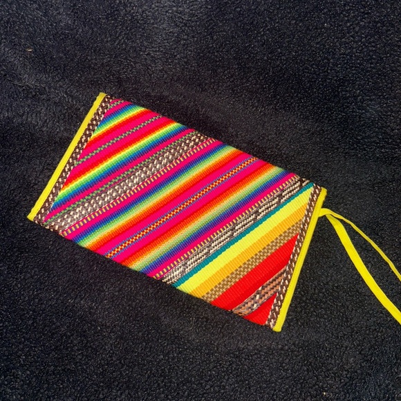 Hand stitched clutch - Picture 2 of 4